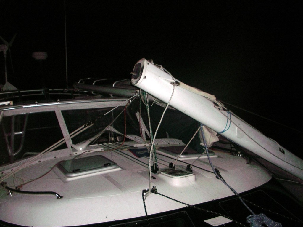 Side by Side with mast in the water.JPG © 4Wheelers